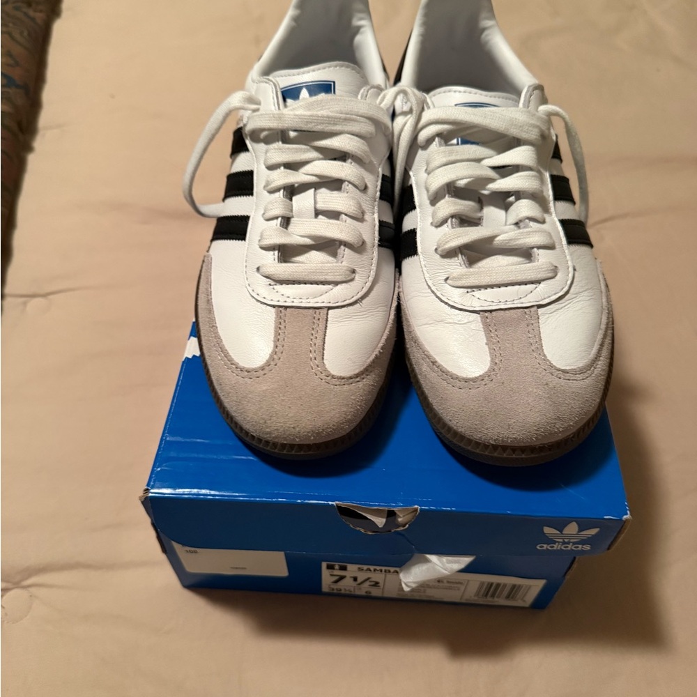 Adidas women's White and Black Sneakers - Sz 7 1/2